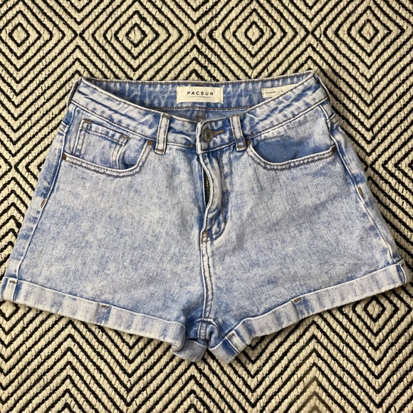 Pacsun Light Wash Mom Jean Short - Picture 1 of 3
